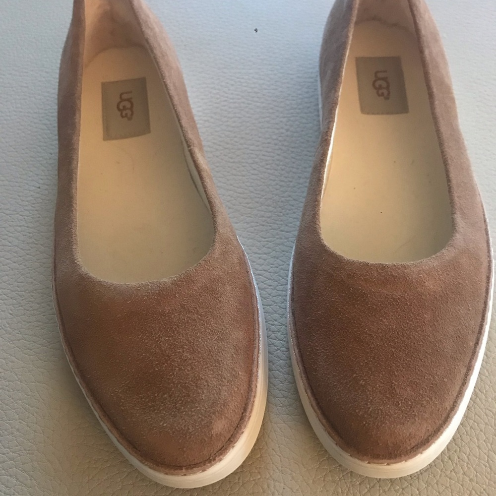 Ugg Kammie Skimmer Flats size 9.5 (US)